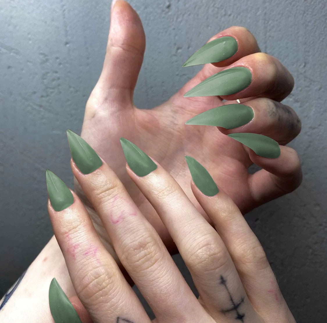 Handmade Medium Length Claw Press on Nails For Women